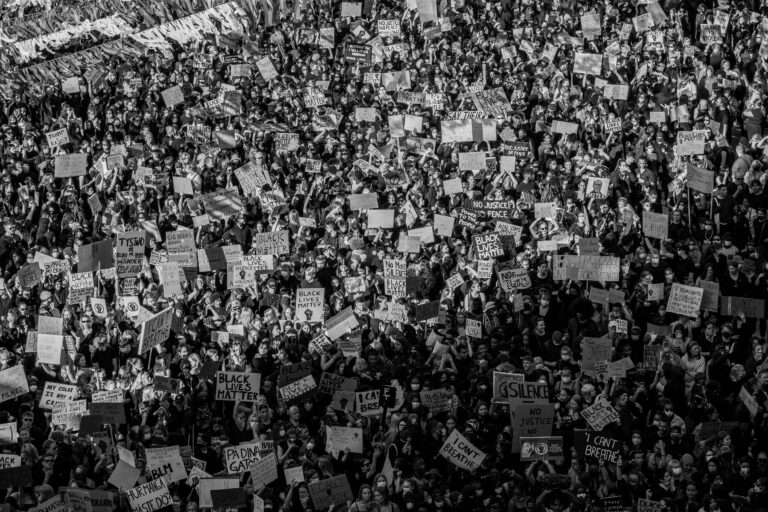 Může Jesse Welles oživit protestní píseň?